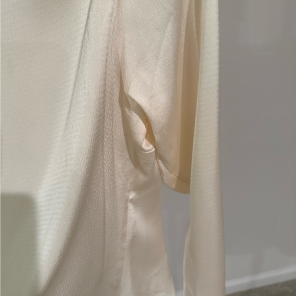 Express Cream Ruched Ruffled Blouse like new - Picture 4 of 5